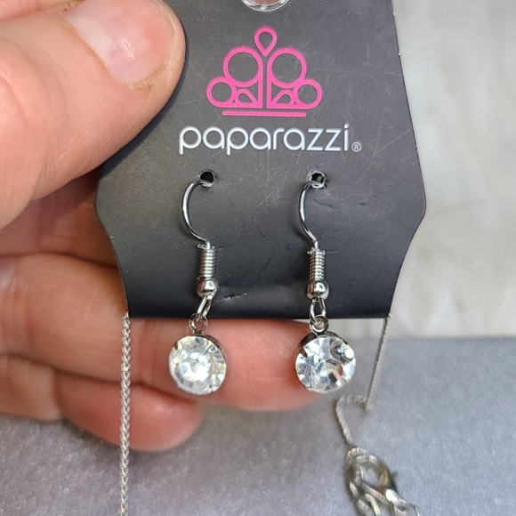 Paparazzi accessories solitaire pendant necklace - Picture 3 of 3